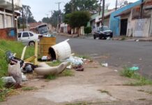 Moradores do Brasil Novo reclamam de lixo e entulho no bairro