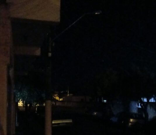 Morador de Avaré aguarda há um ano manutenção de lâmpada na Iluminação Pública