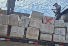 Polícia apreende mais de 3 toneladas de maconha em carreta na Castello Branco em Itatinga