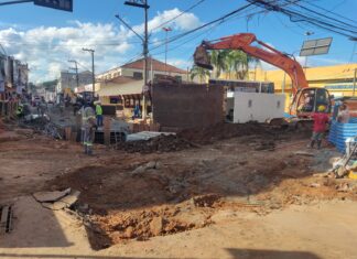 Enchentes: Obra de drenagem avança no centro de Avaré