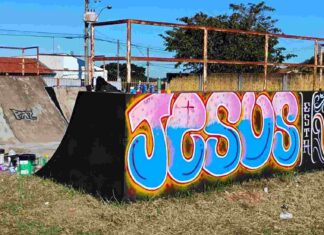 Nome de “Jesus” é retirado de pista de skate revitalizada pela comunidade por “falta de autorização”