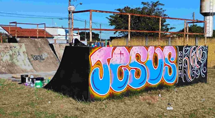 pichação retirada jesus