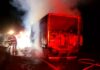 Incêndio em caminhão mobiliza Bombeiros e bloqueia parcialmente a SP-280 em Avaré