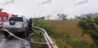 Colisão entre carreta e caminhonete deixa um morto e três feridos na Raposo Tavares