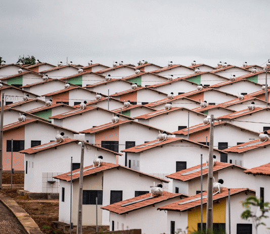 Requerimentos e munícipes cobram transparência sobre casas populares em Avaré