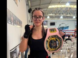 Atleta de Avaré conquista cinturão em competição de muay thai