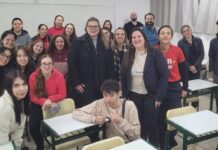 Comissão da Mulher OAB Avaré promove palestra sobre violência doméstica na ETEC