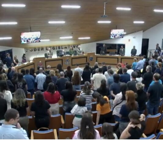 Comerciantes do centro de Avaré usam a tribuna da Câmara para pedir agilidade e falam sobre sobrevivência de seus negócios